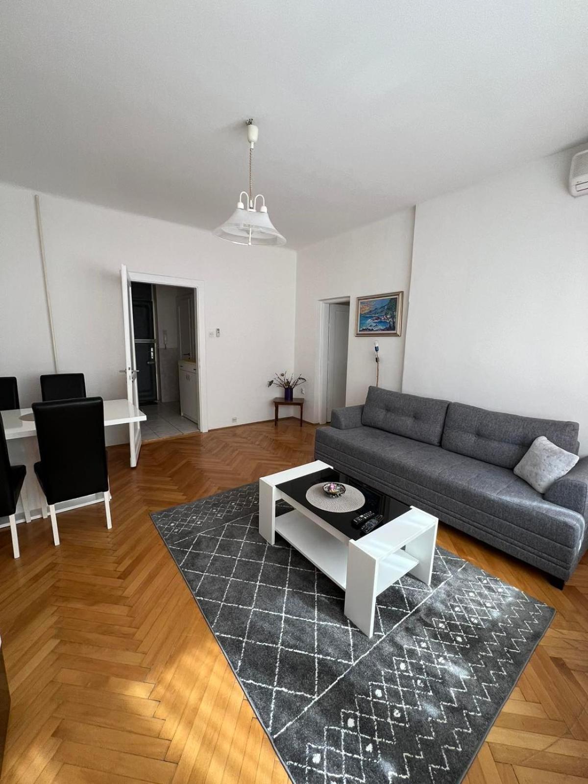 Central Bank Apartment Сараєво Екстер'єр фото